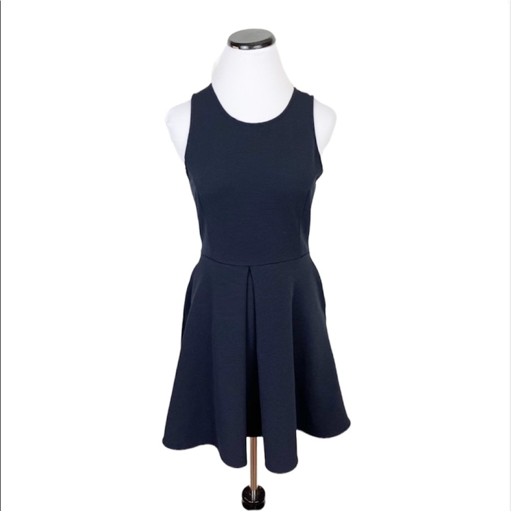 Kendall & Kylie Fit & Flare Ribbed Pleated Sleeveless Dress Pockets Navy Medium